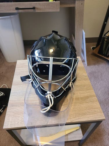 Senior Medium 2004 Koho Goalie Mask (Used)