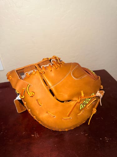 Wilson A2000 RH First Base Baseball Glove 12.5" (New)