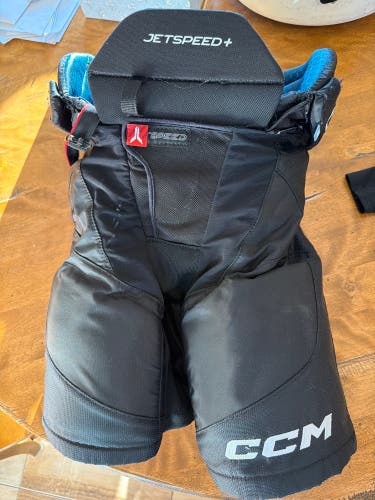 Junior Medium CCM JetSpeed + Hockey Pants (Used)