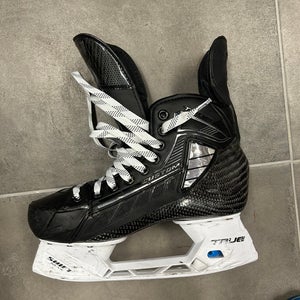 Black/Gray 2023 True SVH Pro Hockey Skates Extra Wide Width 7 (Used)