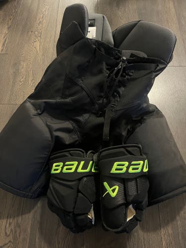 SET (Gloves & Pants) Dallas Stars Blackout/Third Bauer Nexus Pants & Bauer Hyperlite Gloves