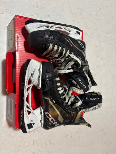 2022 CCM AS-V Hockey Skates Regular Width Size 3 (Used)