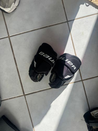 Bauer Lil Sport Gloves 9" (Used)