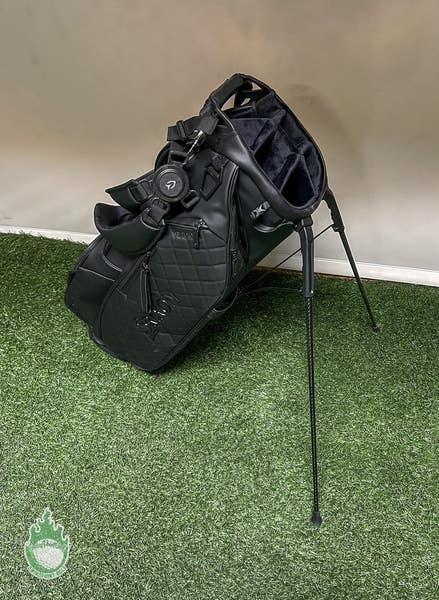 NEW LIMITED EDITION Srixon 2026 Blackout Collection Vessel Stand