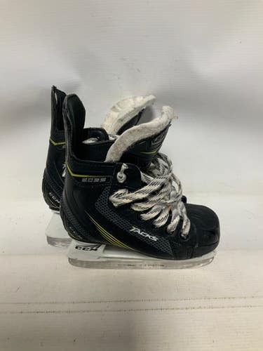 Used CCM TACKS 2052 Youth Hockey Skate Youth 11.0 11823-S000037997