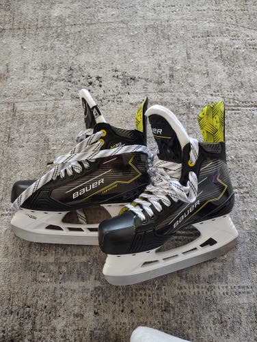 Black/Gray 2025 Bauer Supreme M30 Hockey Skates Regular Width 6.5 (Used)