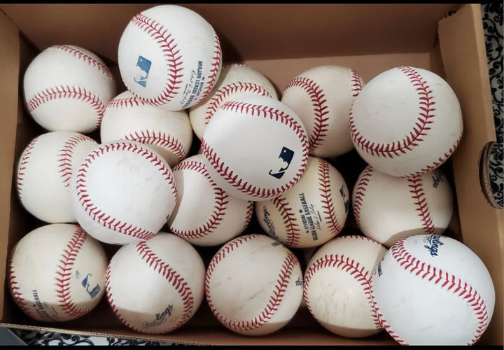 Used Rawlings Official Major League Baseballs 30 balls