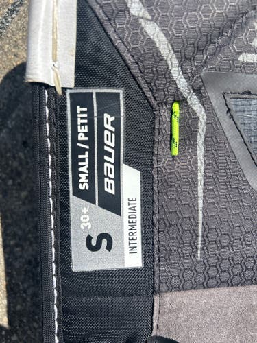 Small Bauer Vapor 3X Goalie Leg Pads (Used)
