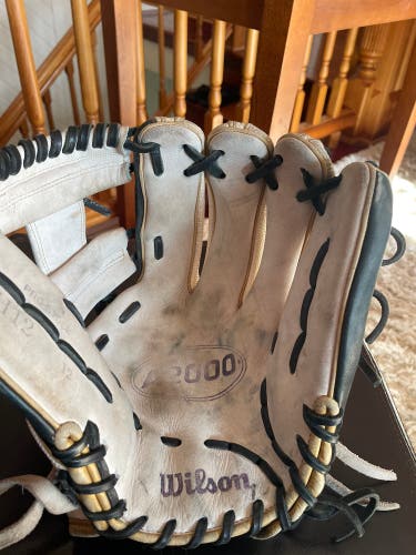 Wilson A2000 RH Infield Glove 12" (Used)