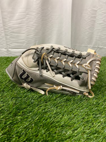 Wilson A1000 RH Softball Glove | 12.5"