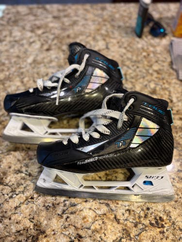 2021 True TF9 Hockey Goalie Skates Regular Width 8.5 (Used)