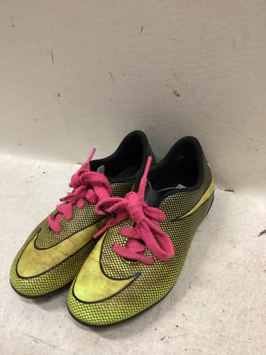 Used Nike Soccer Cleats Black And Optic Yellow Junior 02 11725-S000499413