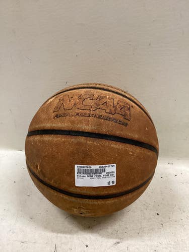 Used Wilson NCAA FINAL FOUR EDITION Basketball Adult Outdoor 11725-S000497620