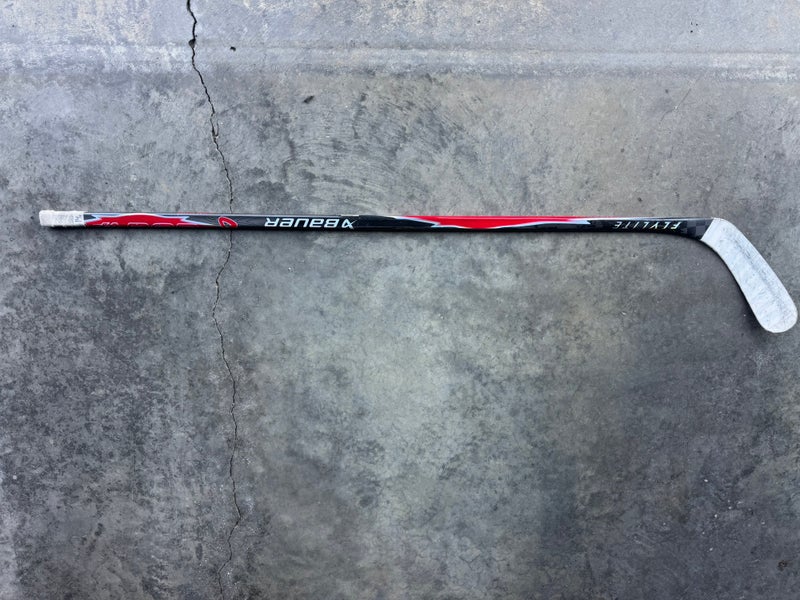Intermediate Bauer Vapor Flylite Right Handed Hockey Stick P92 65 Flex (Used)
