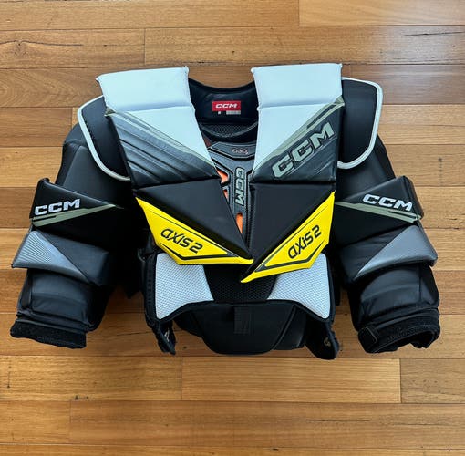 CCM Axis 2 Senior Small / Precision Fit Chest Protector – Like New