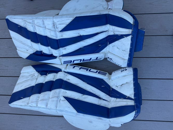 32" True Catalyst 7X3 Goalie Leg Pads (Used)
