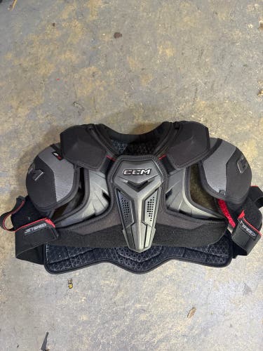 Medium Senior CCM JetSpeed FT680 Shoulder Pads (New)
