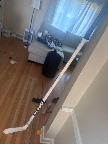 Senior White CCM Ribcor Trigger 9 Pro Right Handed Hockey Stick P28 85 Flex (Used)