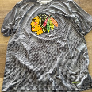 Chicago Blackhawks XL Men's Reebok Shirt (Used)