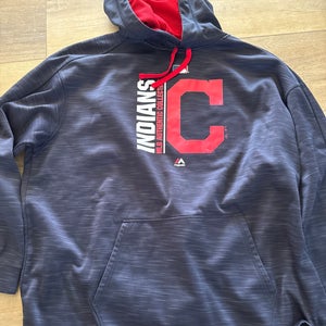 Cleveland Indians Men's XL Majestic Sweatshirt (Used)