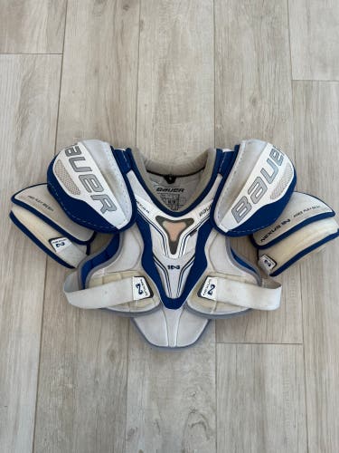 Hockey Player Shoulder Pads - Bauer Nexus