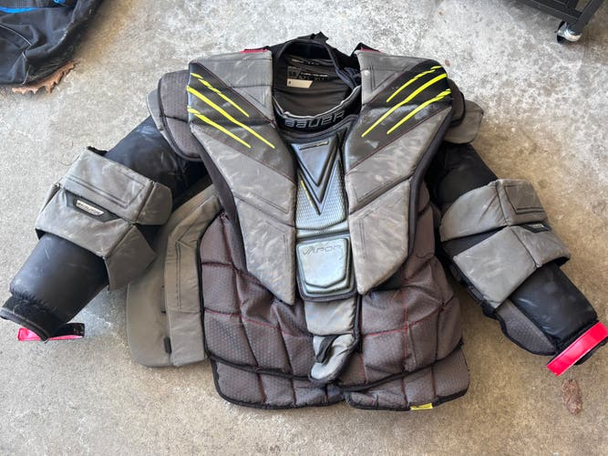 XL Bauer Hyperlite Goalie Chest Protector (Used)