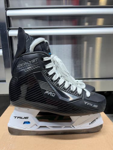 True Catalyst Pro Skate Size 7 Regular Width OHL Pro Stock (New)