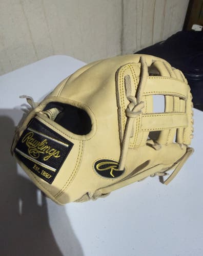 2025 Rawlings Heart of the Hide RH Infield Baseball Glove 12.25" (Used)