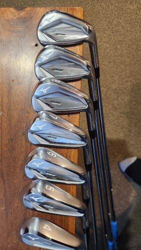 Mizuno JPX 923 Forged RH Iron Set 4-PW Stiff Shaft