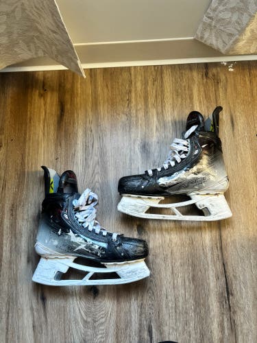Bauer Vapor Hyperlite 2 Hockey Skates Size 8.5 Fit 1 (Used)