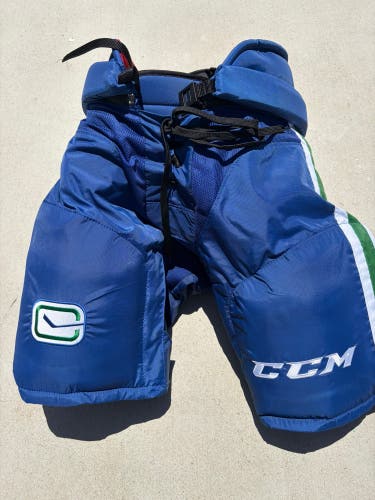 CCM HP45X Pro Stock Hockey Pants Vancouver Canucks 6008