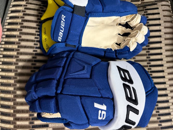 Patrick Maroon TB -Bauer Supreme 1S Gloves 14" + Reebok blue TB practice jersey #97 (package)