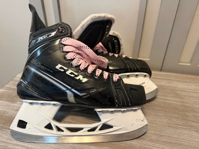 Black 2021 CCM Ribcor 90K Hockey Skates Regular Width 7.5 (Used)