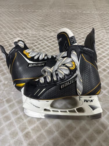 Bauer Supreme One.7 Hockey Skates Size 1.5 (Used)
