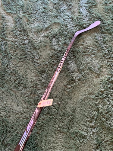 New Senior Bauer Pulse Hockey Stick Right Handed P92 77 Flex | 67.5"