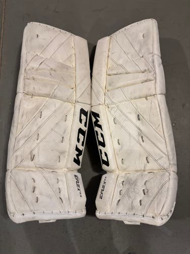 28" CCM Extreme Flex 5.5 Goalie Leg Pads (Used)