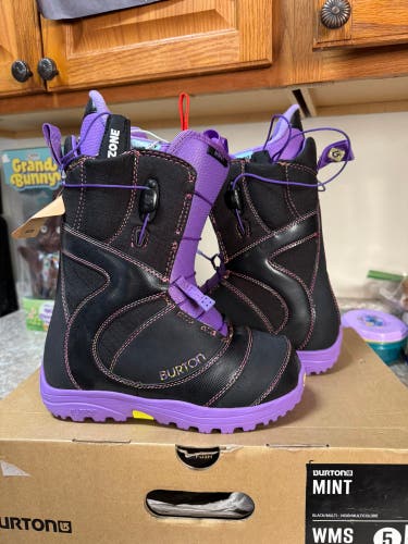 Size 5 Women’s New Burton Mint Snowboard Boots boot Womens girls girl