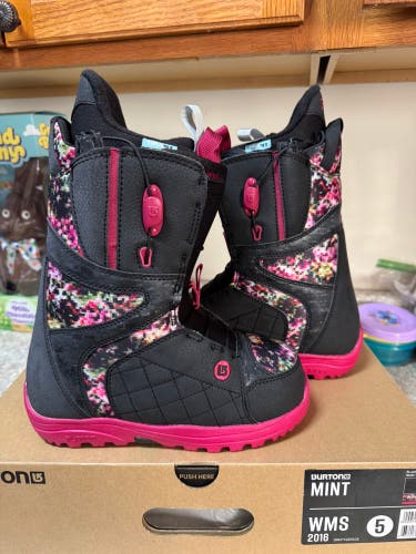 Size 5 Women’s New Burton Mint Snowboard Boots boot Womens girls girl