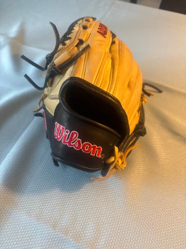 Wilson A2000 LH Pitcher's Baseball Glove 11.75" (Used)