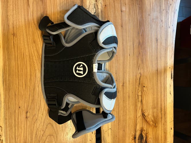 Youth Medium Youth Warrior Rabil Next Shoulder Pads (Used)