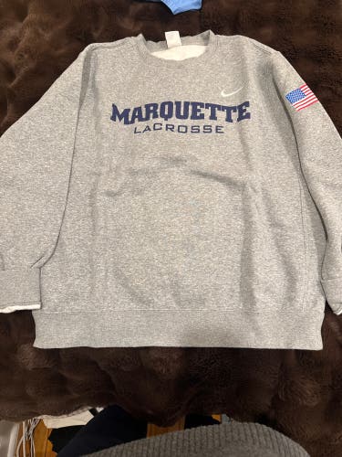 Gray Men's Large Nike Sweatshirt Marquette