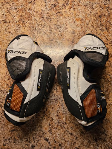 Junior Large CCM Super Tacks Elbow Pads (Used)