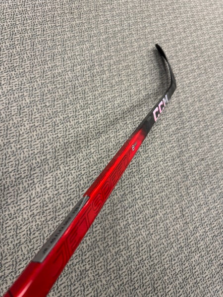 Junior Red CCM JetSpeed FT8 Pro Right Handed Hockey Stick P28+1/4 40 Flex (New)