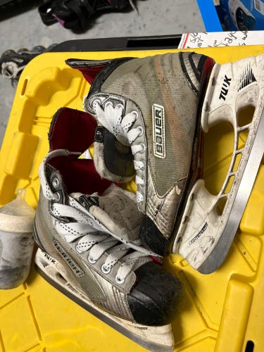 Bauer Hockey Skates Size 4 (Used) us shoes size 5