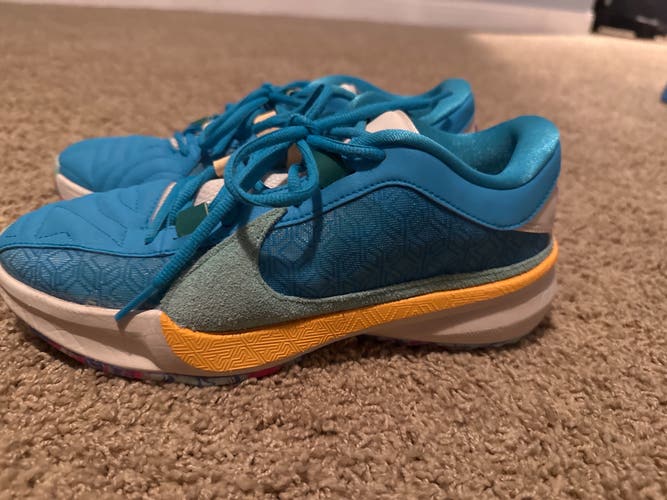 Kid's 7Y (Big Kids / Youth) Nike Zoom Freak 5 Shoes (Used)