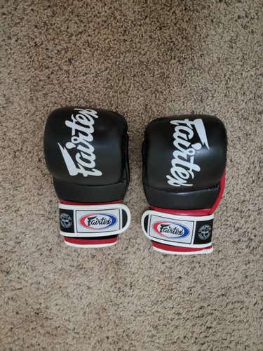 Fairtex FGV18 Super Sparring Grappling Gloves M/Black&Red
