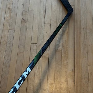 CCM Trigger 4 Pro Stock hockey stick P28 70 Flex Pro Stock (New)