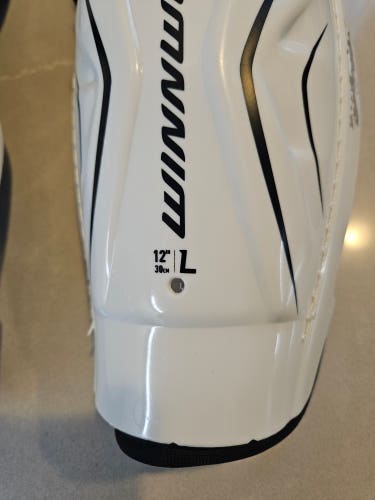 Intermediate Winnwell AMP 500 12" Shin Pads (Used)