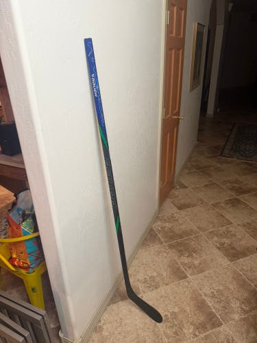 Senior custom green and blue Bauer Nexus Tracer Left Hand Hockey Stick P28 77 Flex (Used)
