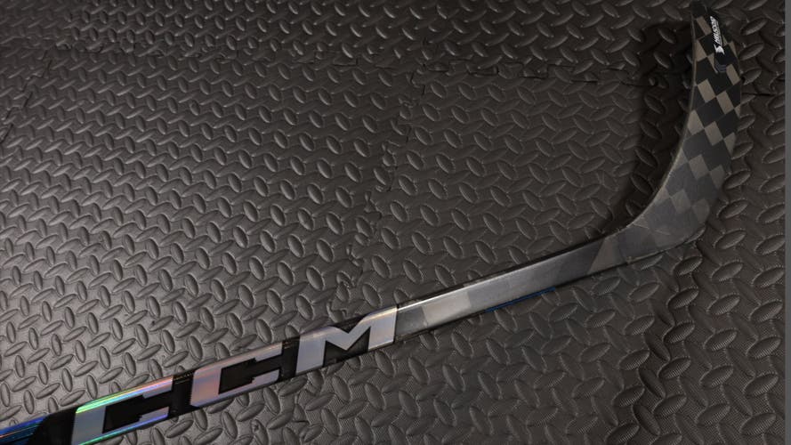 Senior CCM JetSpeed FT7 Pro Right Handed Hockey Stick P29 85 Flex (New)